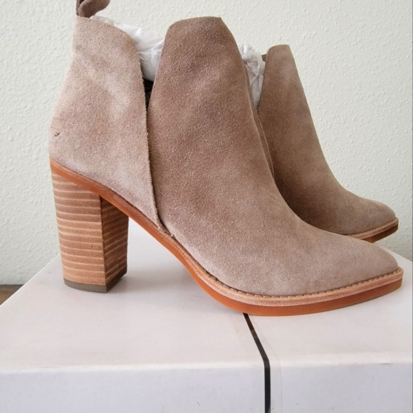 DOLCE VITA SHANON MASHROOM SUEDE BOOTIE, SIZE 6 - Picture 3 of 6